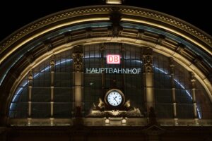 Bahnhof, Nacht, Leuchtanzeige, Hauptbahnhof, Frankfurt